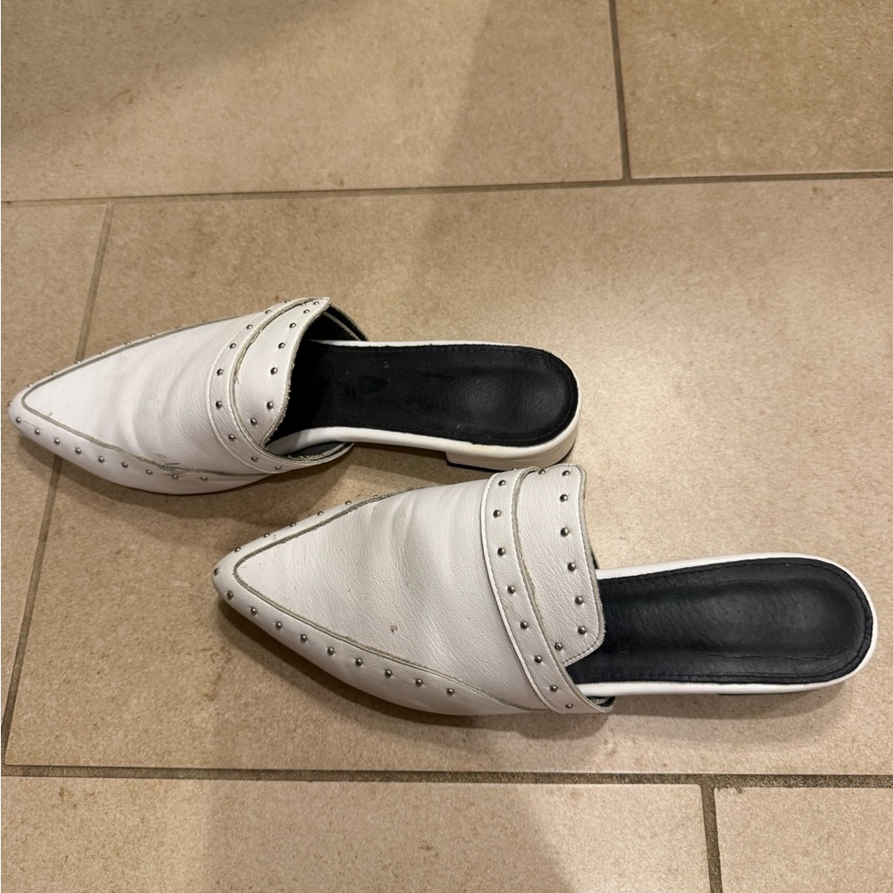 Pointed flats - Picture 2 of 5